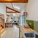 2 Bed In Kendal Oc-95480 Дом отдыха *