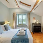 2 Bed In Kendal Oc-95480 *