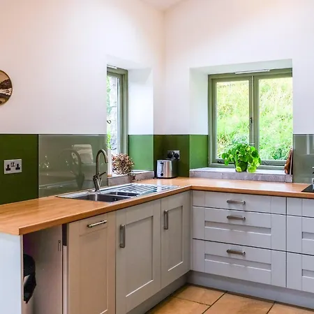 Holiday home 2 Bed In Kendal 95480 Skelsmergh