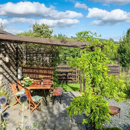 Holiday home 2 Bed In Kendal 95480 Skelsmergh