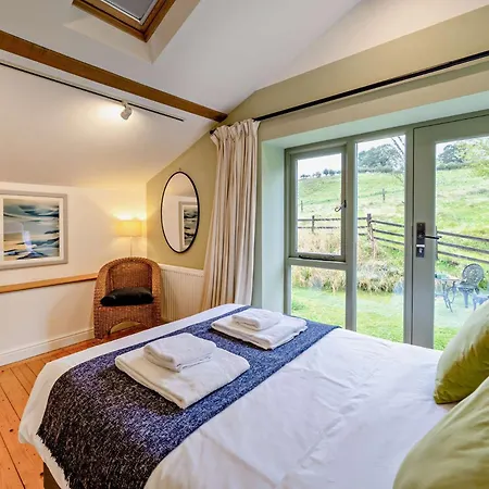 Holiday home 2 Bed In Kendal 95480 Skelsmergh