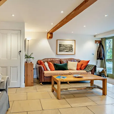 2 Bed In 95480 Ferienhaus *